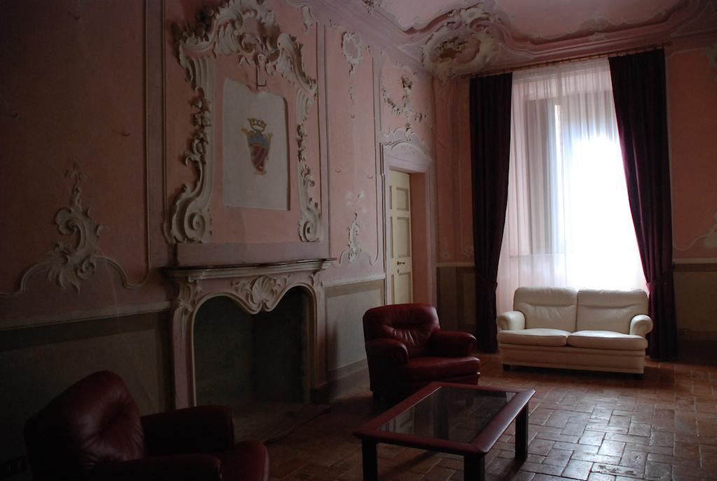 לינה וארוחת בוקר Belforte del Chienti Palazzo Bonfranceschi מראה חיצוני תמונה